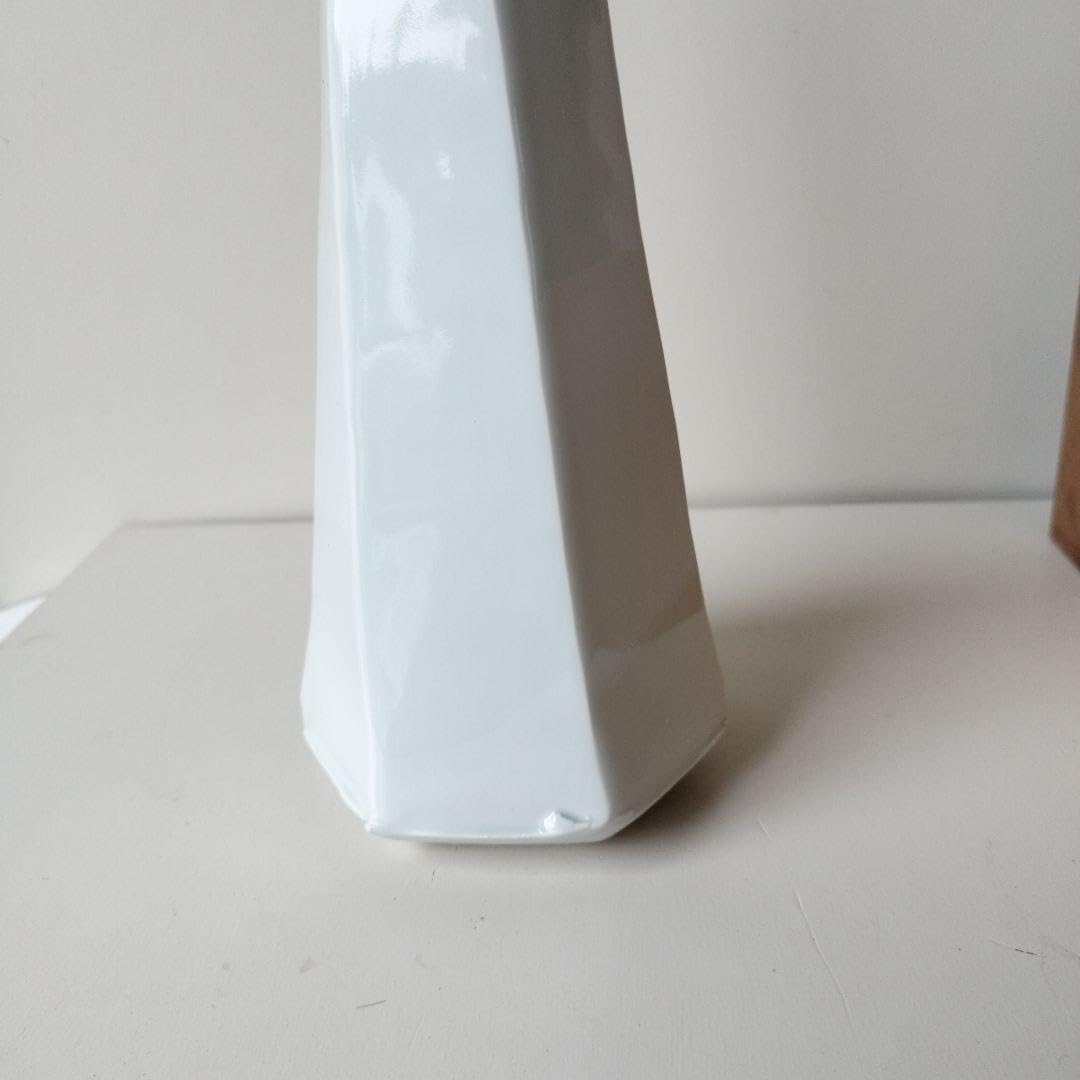 白磁面取花瓶　正月作　砥部焼 白磁面取花瓶 正月作 砥部焼 白磁面取花瓶 正月作 砥部焼